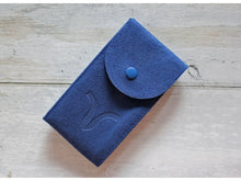 Lade das Bild in den Galerie-Viewer, Reiseuhr Gehäuse in blau